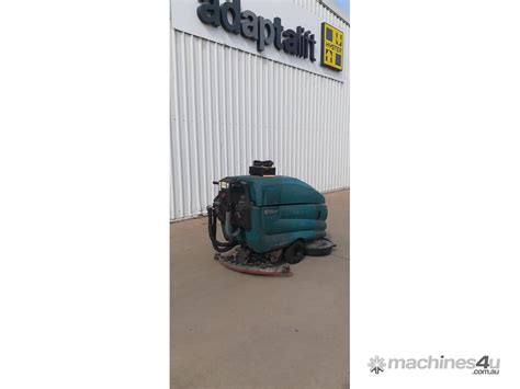 Used 2017 Tennant 5700xp Walk Behind Sweeper Scrubber In Dry Creek Sa