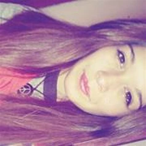 Stream Yesenia Oyarzo Gutierrez Music Listen To Songs Albums