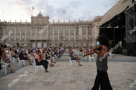 Lebanese Violinist Ara Malikian R Wears Editorial Stock Photo Stock