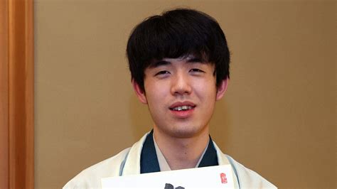 将棋・藤井聡太、渡辺明から名人位を奪取！ 史上初の8冠制覇に王手！ Gq Japan