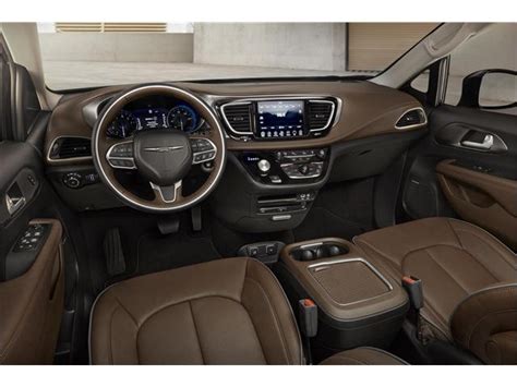 2018 Chrysler Pacifica Interior | U.S. News & World Report