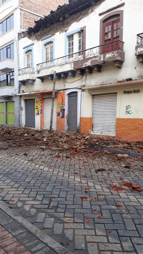 Casa Antigua En Riobamba Colaps En La Calle Guayaquil Cr Nica