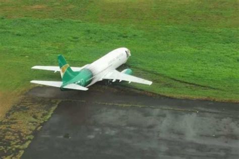 INCIDENT Boeing 737 300 Runway Overrun Mentour Pilot