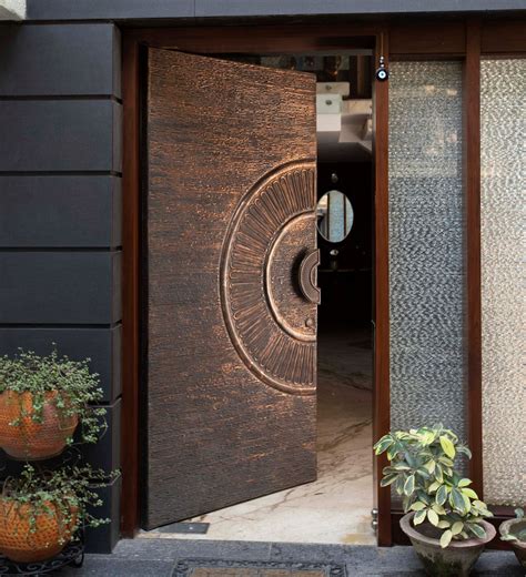 15 IMPRESSIVE PIVOT FRONT DOORS TO ENHANCE YOUR ENTRANCE DESIGN — Aluminr- Bespoke Luxury Metal ...