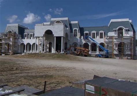 Construction resumes on nations largest home: Florida couples
