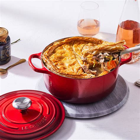 Rund Gjutjärnsgryta 4 2 L Cerise Le Creuset 47713 SAS EuroBonus Shop