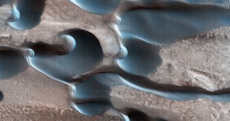 Beautiful Dunes On Mars Sculpted By Swirling Winds Universe Today