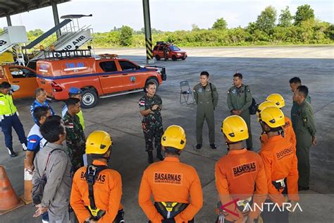 Tim SAR Temukan Puing Puing Pesawat Smart Aviation ANTARA News