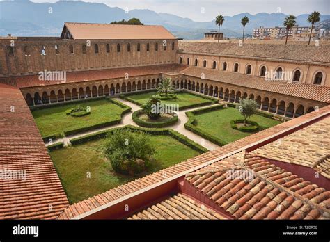 Norman architecture hi-res stock photography and images - Alamy