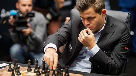 Magnus Carlsen Verpasst Sieg Zum Auftakt Der Schach WM