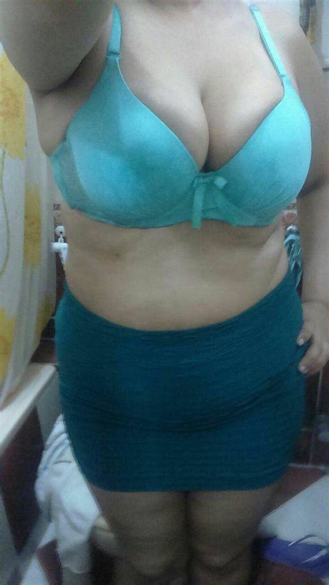 Douaae Arab Girl Big Tits Nuds Pics