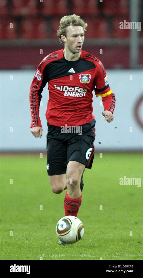 Leverkusen's Simon Rolfes in action during the German Bundesliga match ...