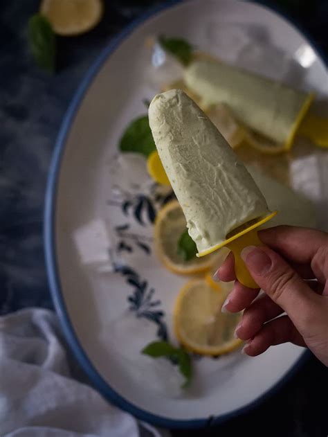 Polos Cremosos De Lim N Y Albahaca Helado De Albahaca Helado De