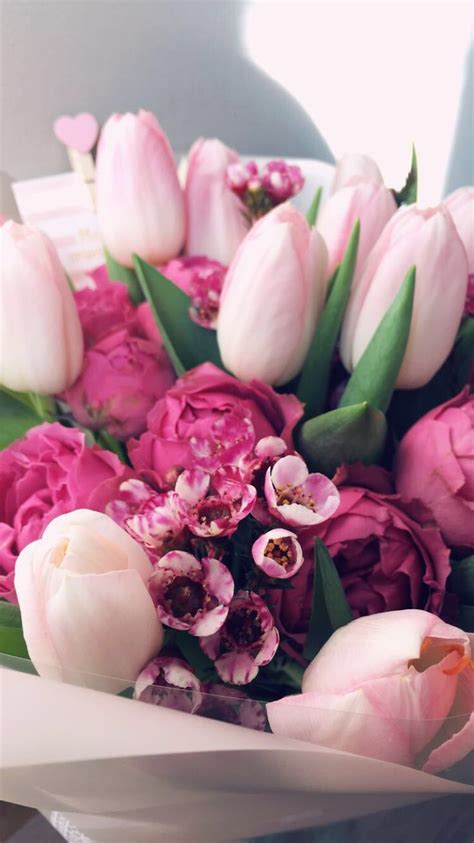 Букет с тюльпанами | Table decorations, Decor, Home decor