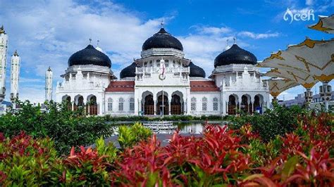 Dr Sulfan Wandi Di Masjid Raya Baiturrahman Ini Khatib Dan Imam Shalat