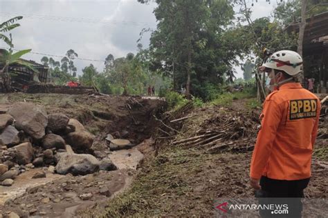 Banjir Dan Longsor Di Garut Terjadi Di Daerah Pegunungan Antara News