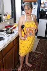 Mature Lady Lexy Lou Plays With Her Hairy Pussy In The Kitchen 16 Photos