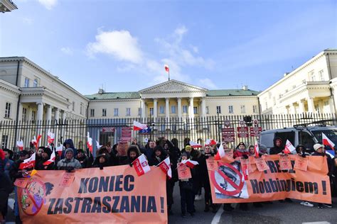 Strajk W Du Ym Centrum Handlowym Ludzie Trzaskowskiego Z O Yli Deklaracje