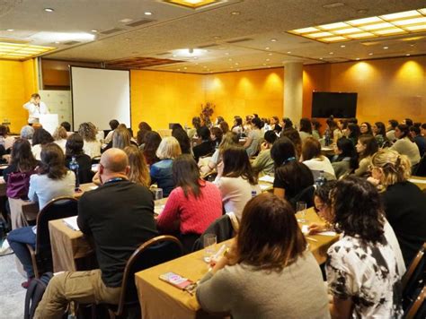 Més dun centenar dinfermeres de Girona es formen en cures Ure Comas