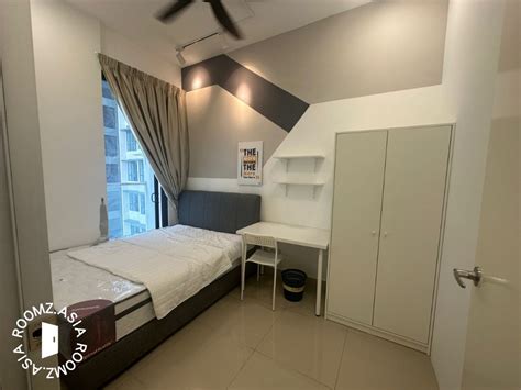 Master Bedroom Lavile Maluri Cheras For Rent Roomz Asia