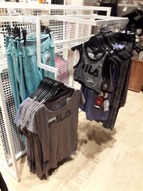 39 Diy Retail Display Ideas From Clothing Racks To Signage Artofit