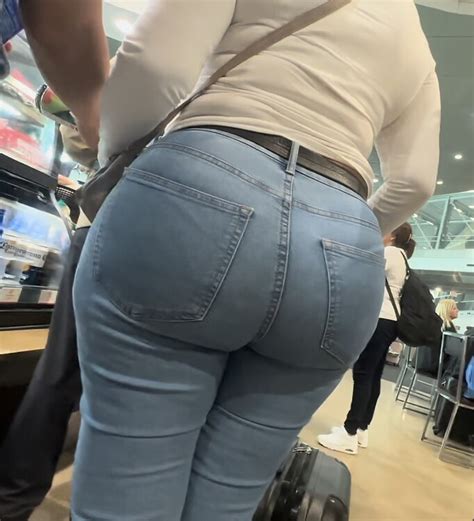 Incredible Big Booty Latina Milf Or Gilf Vpl Oc Only Pics Tight
