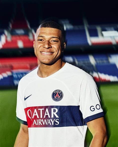 Maillot PSG un nouveau maillot extérieur 23 24 dévoilé par Nike