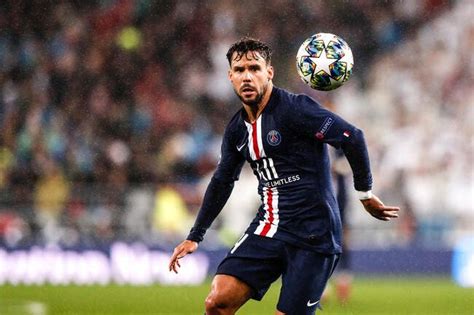 Foot PSG PSG Il A Paris Dans Le Sang Bernat Veut Prolonger Foot 01