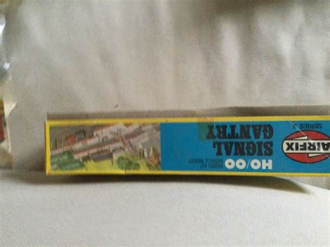 Vintage Airfix Ho Oo Model Railway Kit Signal Gantry Unmade In Type