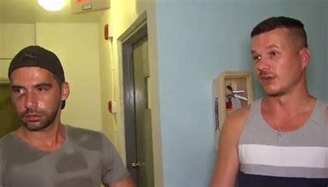 Casal gay sofre ataque homofóbico durante saída de Parada LGBT de Miami