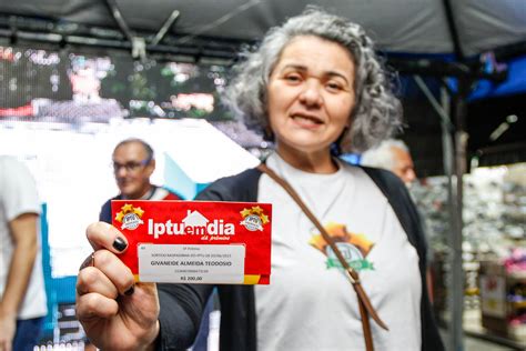 Ferraz Entrega Pr Mios Aos Ganhadores Do Iptu Premiado Gazeta Popular