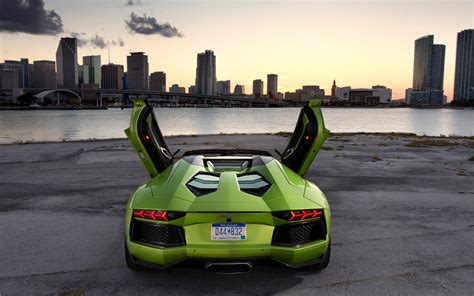 First Drive: 2013 Lamborghini Aventador LP 700-4 Roadster - Automobile ...