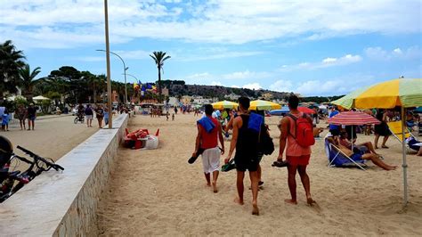 La Pioggia Non Ferma Turisti E Bagnanti Le Foto Della Spiaggia