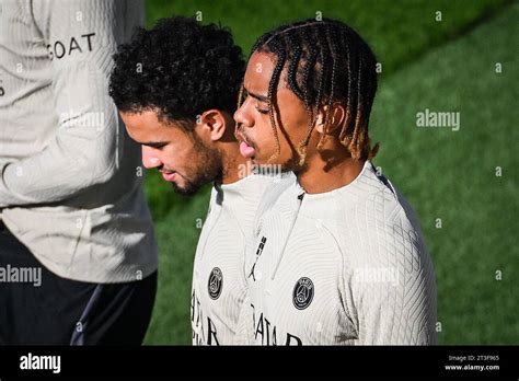 Warren ZAÏRE EMERY du PSG et Bradley BARCOLA du PSG lors de l