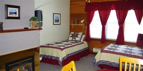 Crandell Mountain Lodge | Waterton, Alberta Official Travel Information