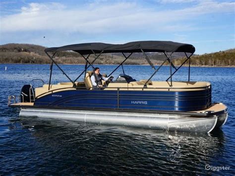 Pontoon boat Rental | Rent this location on Giggster