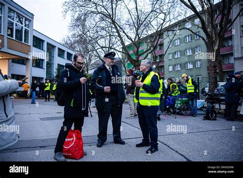 Warnstreik der Gewerkschaft ver di im öffentlichen Personennahverkehr