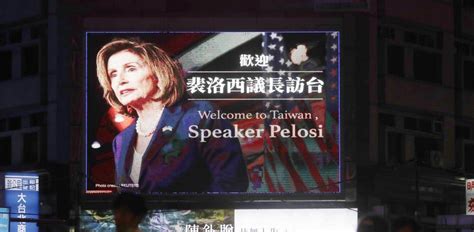 Nancy Pelosi aterriza en Taiwán pese a las amenazas de China