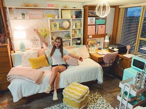 Teen Agers Dorm Room Decor Ideas Dorm Room Styles College Dorm Room