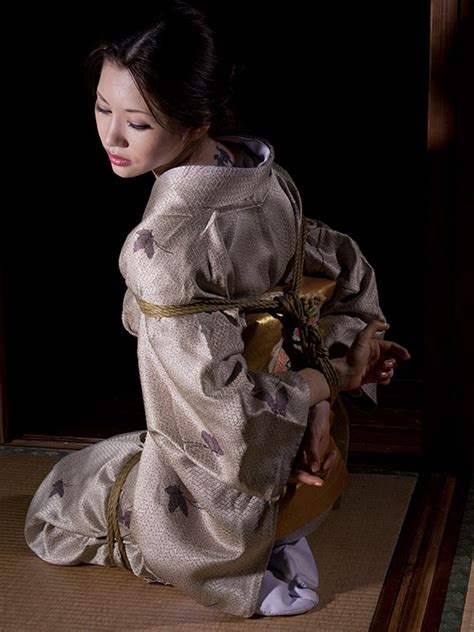 Shibari Naka Akira Model Yusura Photo Norio Sugiura Tiedhottiesfan