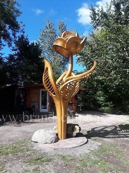 China Custom Water Fountain Metal Sculpture Suppliers Factory Piedra