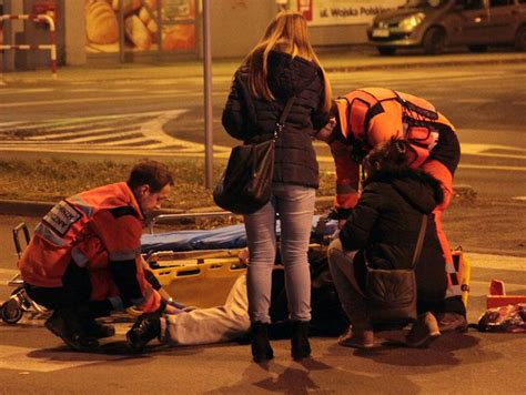 Wypadek Na Ulicy Wojska Polskiego Samoch D Potr Ci M Czyzn