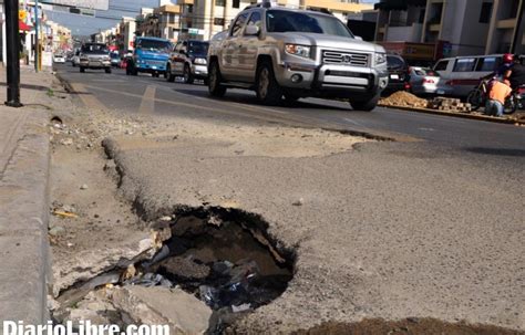 Hoyos Un Peligro En Avenida Las Carreras De Santiago Diario Libre