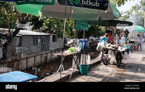 Street Food Vendor Asoke Road Asok Montri Road Aka Soi Sukhumvit 21