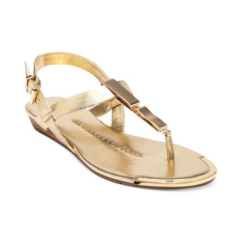 Lyst Dolce Vita Dv By Abley Flat Thong Sandals In Metallic