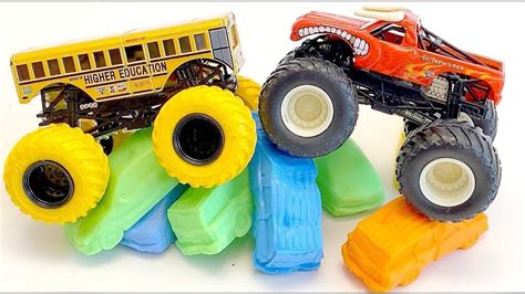 Monster Jam El Toro Loco Vs Higher Education Hot Wheels Monster