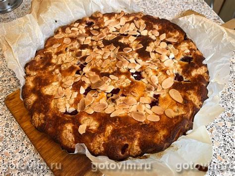 Королевская ватрушка с творогом и вишней. Рецепт с фото