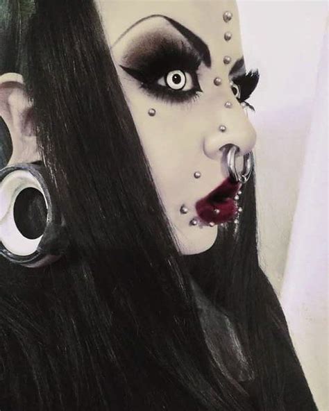 Cool Piercings Piercings For Girls Facial Piercings Septum Piercing