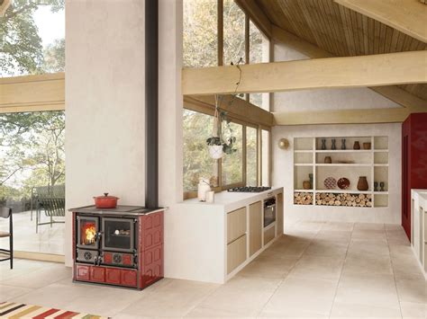 Cucine A Legna Rosa Maiolica La Nordica Extraflame