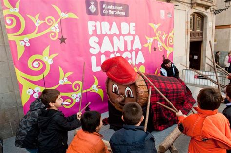 Fira De Santa Llucia De Barcelona Mercadillo De Navidad En Barcelona